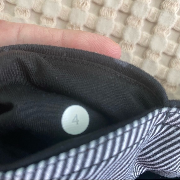 Lululemon Gather & Crow Crop II Black Leggings in Sz 4 - Picture 7 of 13